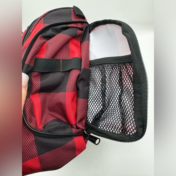 L.L. Bean Medium Toiletry Travel Bag - Picture 8 of 16